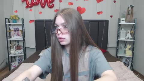 Snapshot of larapika chatting on May 7, 5:35 am LaraPika online show from May 7, 5:35 am