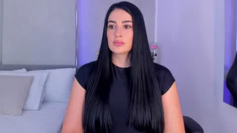 Snapshot of laravillalobos chatting on July 12, 7:38 pm Laura online show from July 12, 7:38 pm