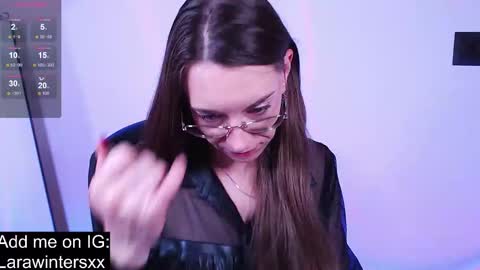 Snapshot of larawinters chatting on December 22, 8:06 pm larawinters online show from December 22, 8:06 pm