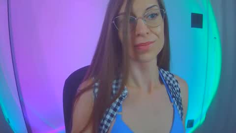 Snapshot of larawintersxxx chatting on October 11, 12:10 am larawintersxxx online show from October 11, 12:10 am