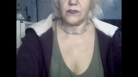 Snapshot of larisaq4ugo24 chatting on January 18, 2:21 pm larisaq4ugo24 online show from January 18, 2:21 pm