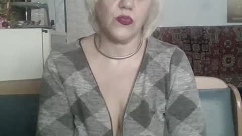 Snapshot of larisaq4ugo24 chatting on February 10, 8:07 am larisaq4ugo24 online show from February 10, 8:07 am