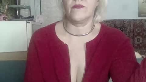 Snapshot of larisaq4ugo24 chatting on February 11, 9:03 am larisaq4ugo24 online show from February 11, 9:03 am