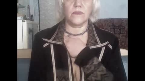 Snapshot of larisaq4ugo24 chatting on February 28, 7:42 am larisaq4ugo24 online show from February 28, 7:42 am