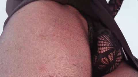 Snapshot of larissa_kitten chatting on December 1, 8:09 pm Larissa  online show from December 1, 8:09 pm
