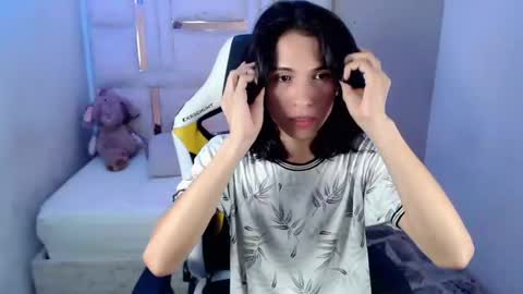 larry online show from April 7, 8:31 pm