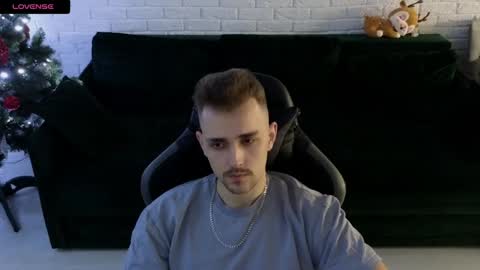 Snapshot of larstar01 chatting on December 31, 3:55 am Lars online show from December 31, 3:55 am