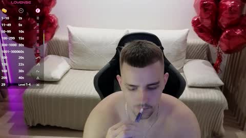 Snapshot of larstar01 chatting on November 1, 11:51 pm Lars online show from November 1, 11:51 pm