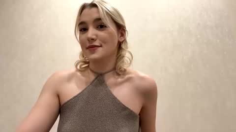 Snapshot of laruebaral chatting on February 17, 9:21 pm Betty online show from February 17, 9:21 pm