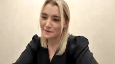 Snapshot of laruebaral chatting on February 24, 9:13 pm Betty online show from February 24, 9:13 pm