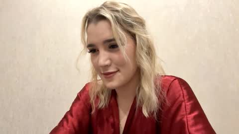 Snapshot of laruebaral chatting on February 25, 9:13 pm Betty online show from February 25, 9:13 pm