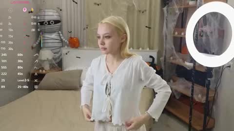 Emilia for my friends Amy online show from November 4, 1:05 am