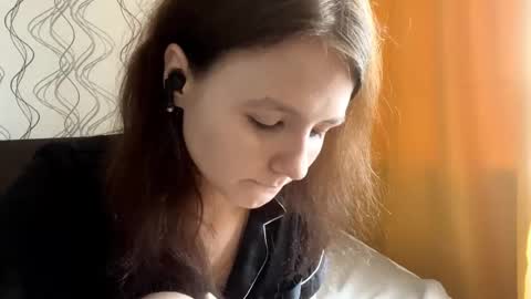 Snapshot of lashundaciviello chatting on May 18, 1:06 pm Mila online show from May 18, 1:06 pm