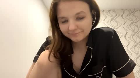 Snapshot of lashundaciviello chatting on May 22, 7:30 pm Mila online show from May 22, 7:30 pm