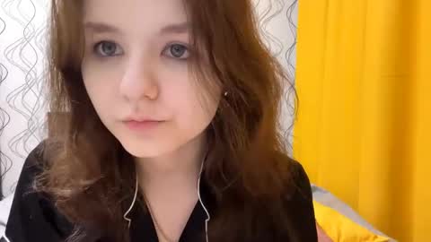 Snapshot of lashundaciviello chatting on May 28, 7:55 pm Mila online show from May 28, 7:55 pm