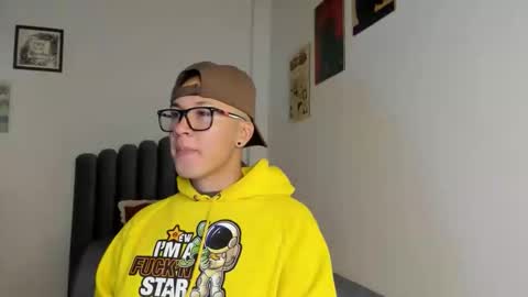 Snapshot of lass_nazar chatting on February 26, 2:43 am lass_nazar online show from February 26, 2:43 am