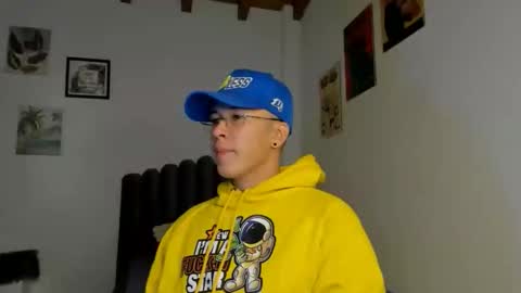 Snapshot of lass_nazar chatting on March 10, 1:32 am lass_nazar online show from March 10, 1:32 am