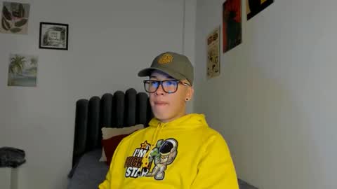 Snapshot of lass_nazar chatting on March 12, 1:23 am lass_nazar online show from March 12, 1:23 am