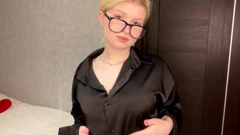 Snapshot of latanyabarthel chatting on February 27, 7:47 pm Jay online show from February 27, 7:47 pm