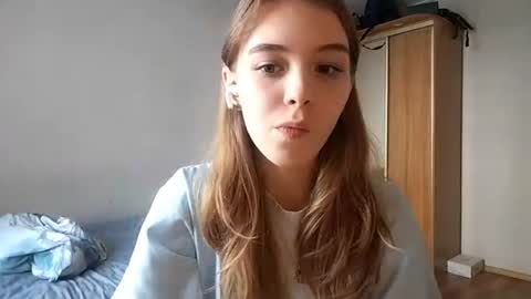 Snapshot of lateshastarnaud chatting on June 10, 7:40 am Linet online show from June 10, 7:40 am