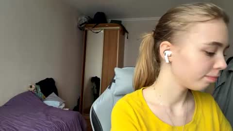 Snapshot of lateshastarnaud chatting on June 22, 7:38 am Linet online show from June 22, 7:38 am