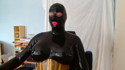 Snapshot of latex_doll_iris chatting on March 24, 11:26 am Latex Doll Iris online show from March 24, 11:26 am