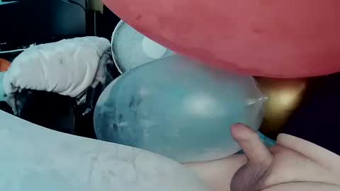 latexchris77 online show from May 24, 7:35 am