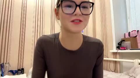 Snapshot of latiapetosa chatting on June 19, 1:26 pm Mia online show from June 19, 1:26 pm