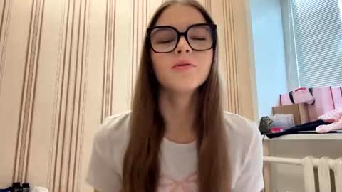 Snapshot of latiapetosa chatting on June 21, 1:13 pm Mia online show from June 21, 1:13 pm