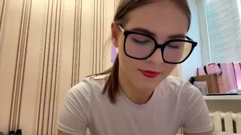 Snapshot of latiapetosa chatting on June 25, 12:09 pm Mia online show from June 25, 12:09 pm