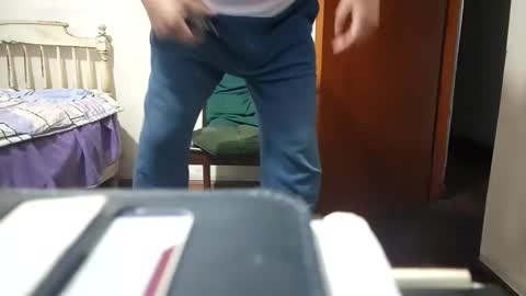 CHARLES ROBERT online show from September 18, 3:52 am