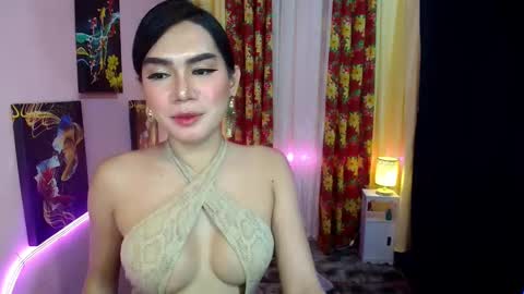 Snapshot of latina_goddes4uxxx chatting on December 15, 5:45 am ask me online show from December 15, 5:45 am