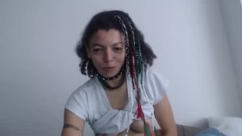 Latinacoka online show from October 27, 1:59 pm