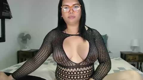 Snapshot of latinaflower_ts chatting on May 27, 9:45 pm FLOR SALVAJE online show from May 27, 9:45 pm