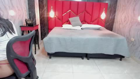 EMMA   online show from April 9, 3:06 pm