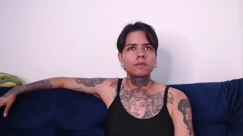 Snapshot of latinaleksa chatting on December 2, 10:01 pm Alex online show from December 2, 10:01 pm