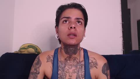 Snapshot of latinaleksa chatting on December 25, 10:37 pm Alex online show from December 25, 10:37 pm