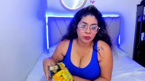 latinamav22 online show from May 2, 10:04 pm
