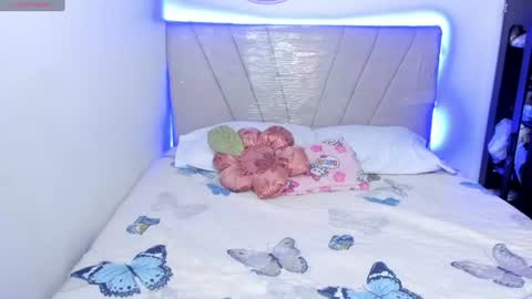 latinamav22 online show from June 12, 7:13 pm