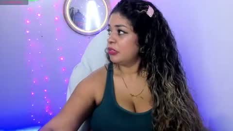 latinamav22 online show from June 21, 10:45 pm