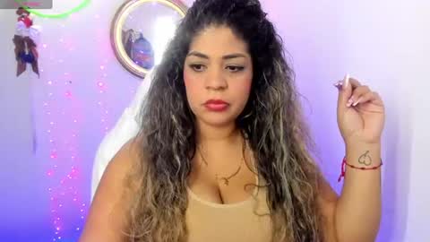 latinamav22 online show from June 29, 8:53 pm