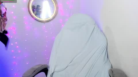 latinamav22 online show from July 27, 1:01 am