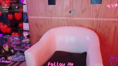 Snapshot of latinaqueen4u chatting on May 19, 5:19 pm Your Latina Lover online show from May 19, 5:19 pm