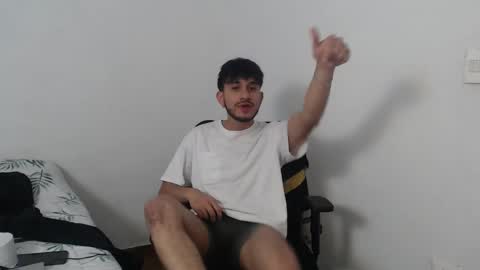 Snapshot of latinbunny7779 chatting on December 2, 2:41 pm camilo online show from December 2, 2:41 pm