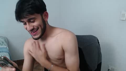 Snapshot of latinbunny7779 chatting on December 16, 7:04 am camilo online show from December 16, 7:04 am