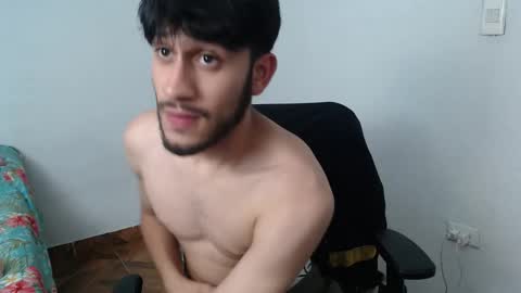 Snapshot of latinbunny7779 chatting on December 18, 2:10 am camilo online show from December 18, 2:10 am