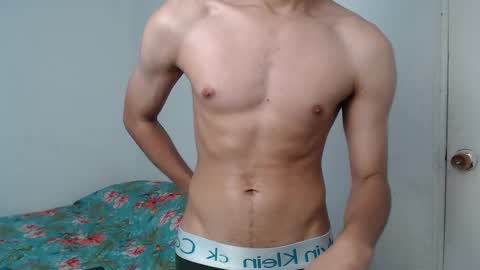 Snapshot of latinbunny7779 chatting on December 19, 1:28 am camilo online show from December 19, 1:28 am