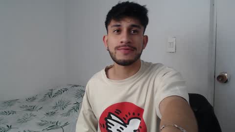 Snapshot of latinbunny7779 chatting on January 6, 11:31 pm camilo online show from January 6, 11:31 pm