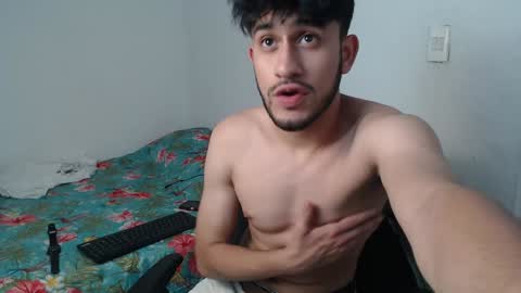 Snapshot of latinbunny7779 chatting on January 15, 11:51 pm camilo online show from January 15, 11:51 pm