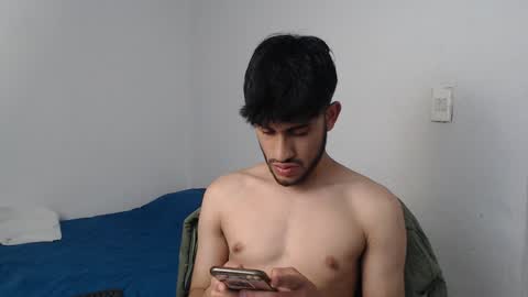 Snapshot of latinbunny7779 chatting on January 21, 1:39 am camilo online show from January 21, 1:39 am